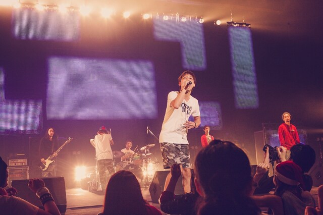 ORANGE RANGE「ORANGE RANGE LIVE TOUR 013 ～spark～」渋谷公会堂公演の様子。