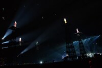 「White Hot Blizzard MOMOIRO CHRISTMAS 2013 美しき極寒の世界」の様子。