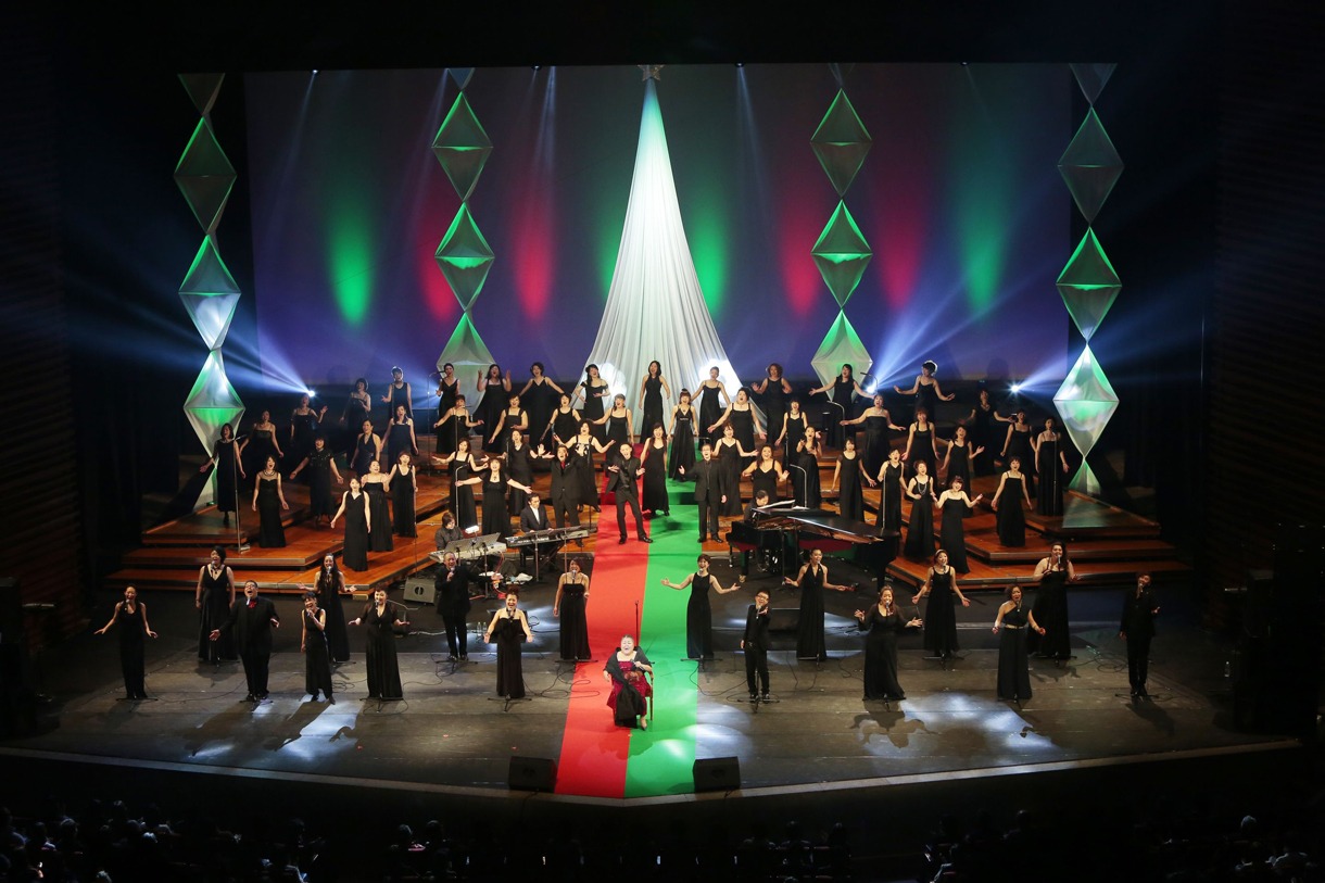 「亀渕友香＆VOJA Christmas Gospel Night 2013」の様子。