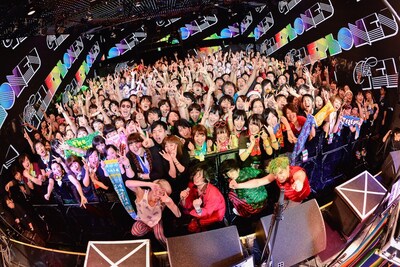 the telephones「SUPER DISCO Hits!!! "nico nico"」の様子。（撮影：古溪一道）