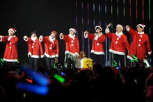 おなじみのキメポーズをする超特急。