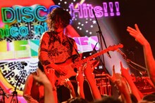 石毛輝（Vo, G, Syn, Programming）（撮影：古溪一道）