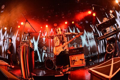 the telephones「SUPER DISCO Hits!!! "nico nico"」の様子。（撮影：古溪一道）