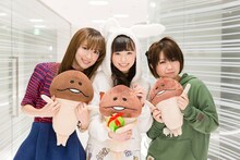 左からYUKA（moumoon）、福原遥、野水伊織。