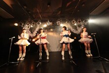 乙女新党「冬だ！2軍のウィンターカーニバル2013～乙女サンタがやってきた！～」の様子。