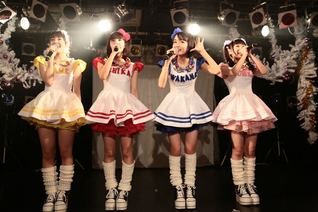 乙女新党「冬だ！2軍のウィンターカーニバル2013～乙女サンタがやってきた！～」の様子。