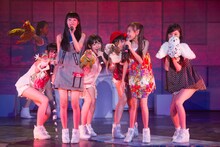 東京パフォーマンスドール「PLAY×LIVE『1×0』」の様子。 （撮影：桜井隆幸）