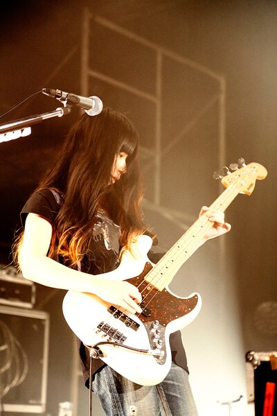 345（Vo, B）（撮影：岡田貴之）