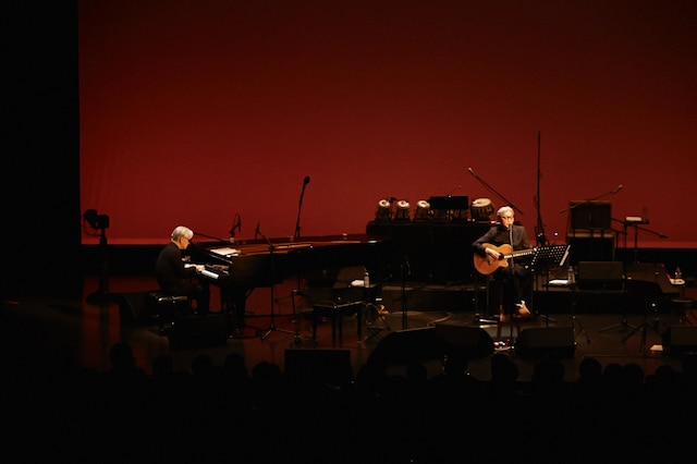 「細野晴臣×坂本龍一」の模様。