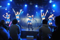 LinQ「この5人が秋葉原で何ができるか？」公演の様子。