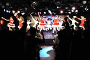 愛乙女★DOLL「～夢なんかじゃ終わらせないよ！歌声を力に変えて～」公演の様子。