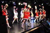 愛乙女★DOLL「～夢なんかじゃ終わらせないよ！歌声を力に変えて～」公演の様子。