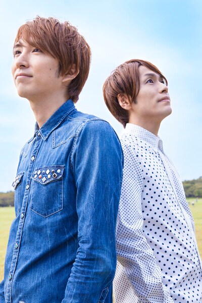 USAGI。左から上田和寛（Vo, G）、杉山勝彦（G, Cho）。