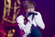 SPYAIRのライブの様子。