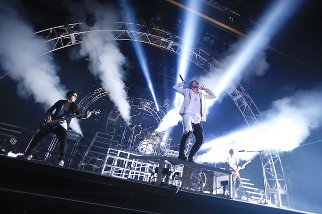 SPYAIR 「SPYAIR TOUR 2013 "MILLION"」東京・渋谷公会堂公演の様子。