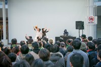 May'nとkz（livetune）によるコラボレーション。