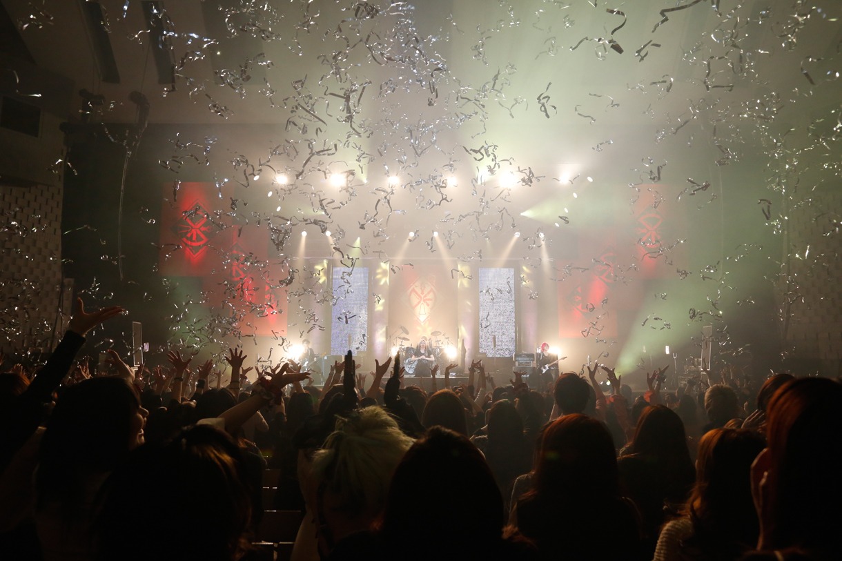 DIAURA「完全独裁領域渋谷公会堂」会場の様子。