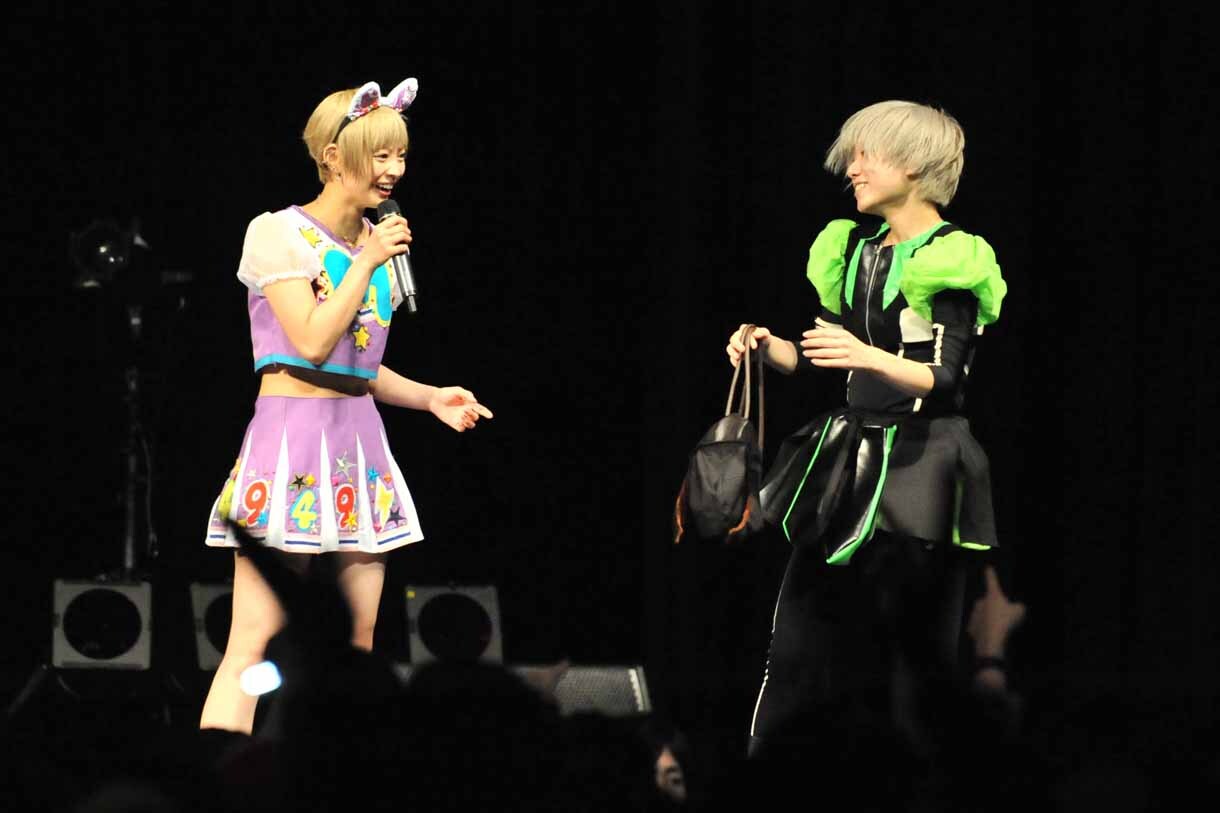 年内最後の「BiS×でんぱ組」大阪でバチバチトーク展開 - 音楽ナタリー