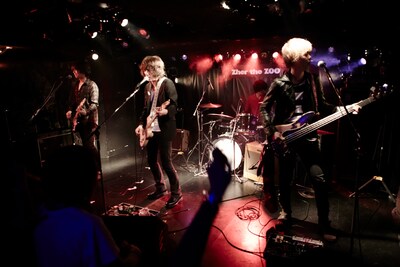 ザ・ビートモーターズ「エレクトリック忘年会」の様子。