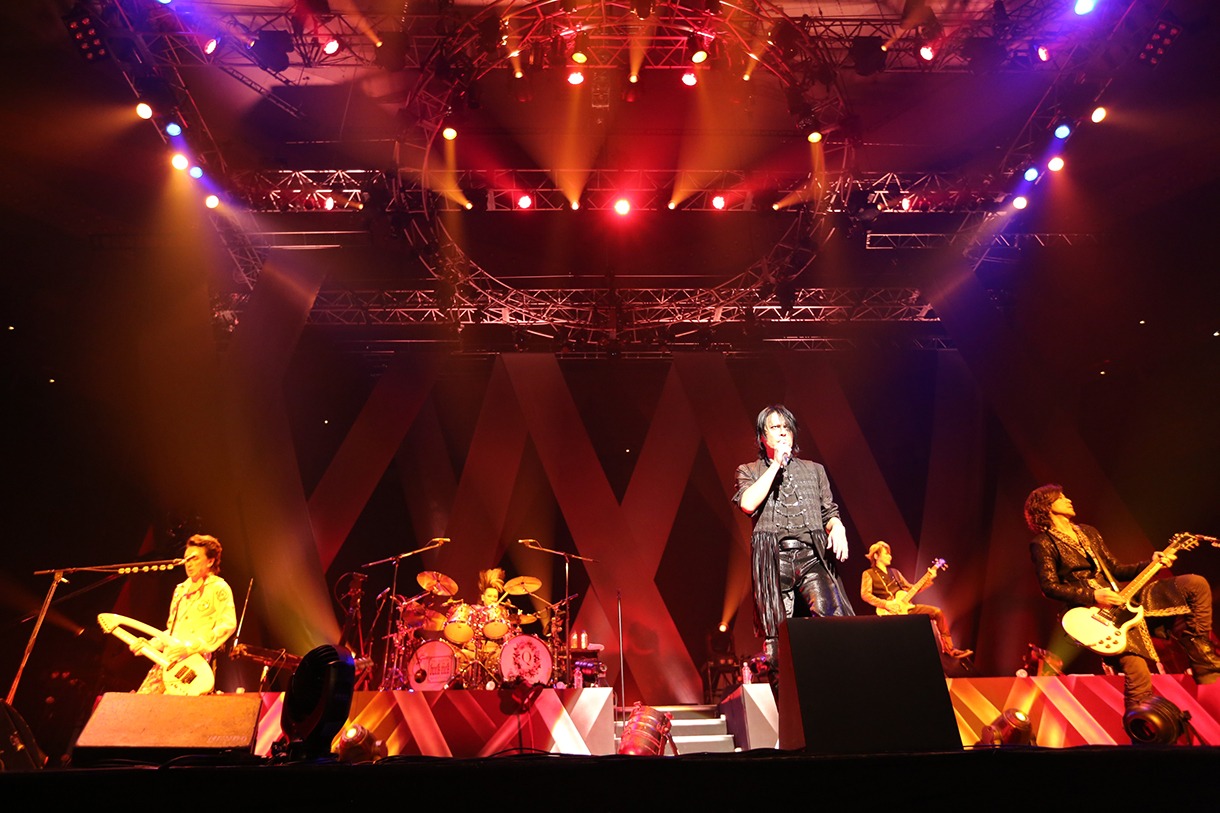 BUCK-TICK「THE DAY IN QUESTION 2013」の様子（撮影：森久）。