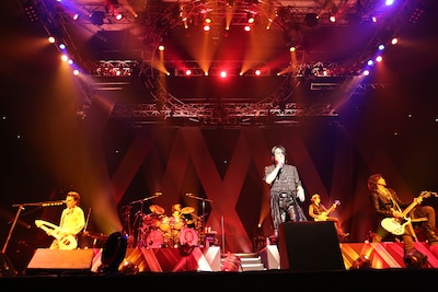 BUCK-TICK「THE DAY IN QUESTION 2013」の様子（撮影：森久）。