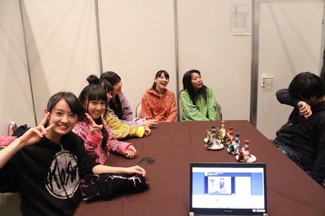 チームしゃちほこのUstream番組「しゃちほこTV」配信の様子。