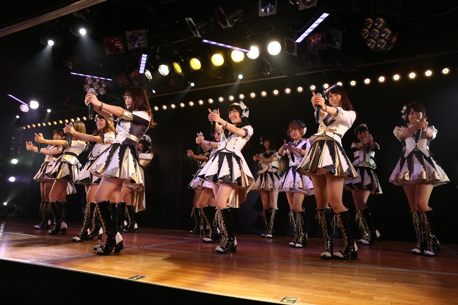 「2014年 AKB48劇場元日公演」の様子。(c)AKS