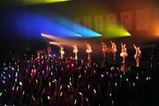 「アップアップガールズ（仮）アプガ第二章（仮）2014年元日決戦～赤坂BLITZ～」の様子。