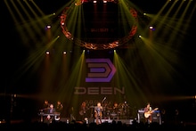 「DEEN LIVE JOY-Break18 ～CIRCLE 20→21～」初日公演の様子。