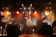 12月26日に開催されたワンマンライブ「チームあわてんぼうプレゼンツ サキドリ!!」の模様。