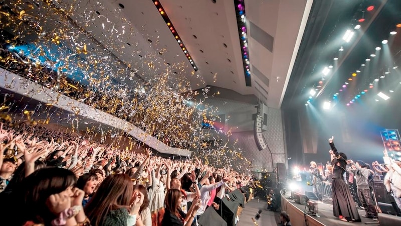 2014年を迎えた瞬間の「OVER THE EDGE 2013」の様子。（撮影：釘野孝宏、塚本健介）