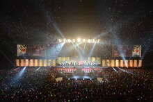 3Bjunior全員による「七色のスターダスト」歌唱シーン。