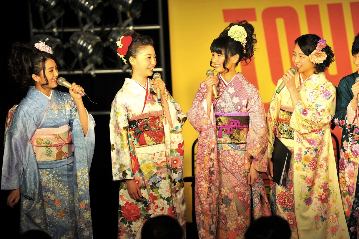 東京パフォーマンスドール「PLAY×LIVE『1×0』EPISODE 1～2発売記念イベントの様子。