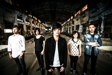 POP DISASTER。左から2番目がJUNKO。