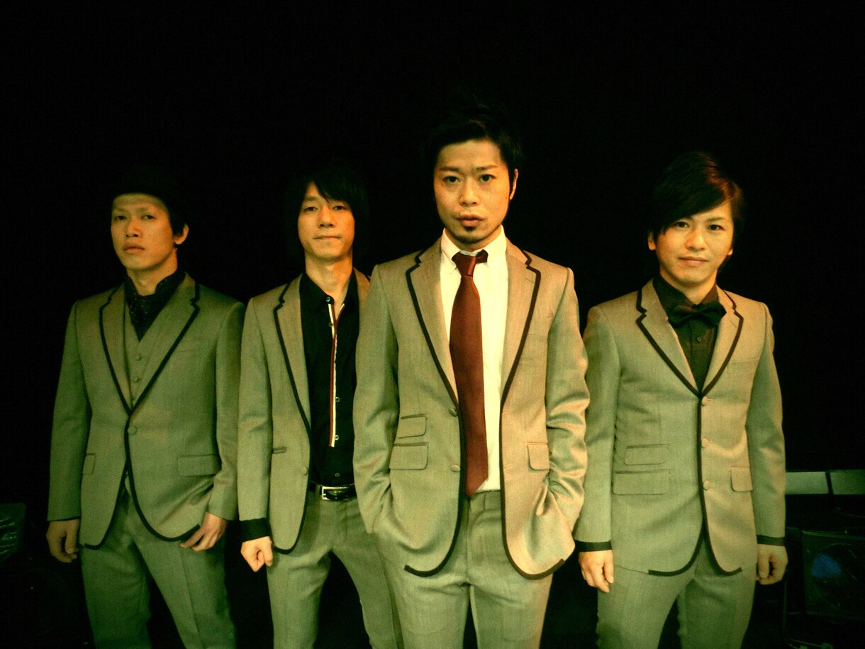 THEイナズマ戦隊、17周年に稲佐山で“イナ”だらけワンマン - 音楽ナタリー