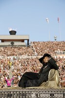 2012年5月に行われた東京・国立競技場公演出演時のhyde（Vo）。（撮影：今元秀明、田中和子、緒車寿一）