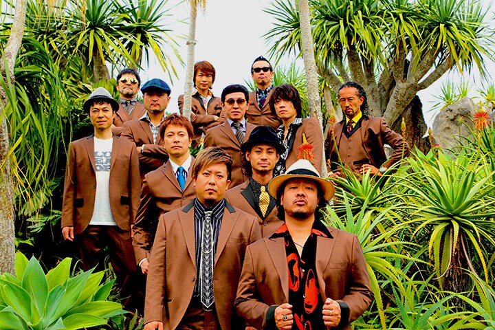 東京スカパラダイスオーケストラとMONGOL800のアーティスト写真。