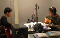 大瀧詠一との思い出の楽曲を生演奏する杉真理と伊藤銀次。