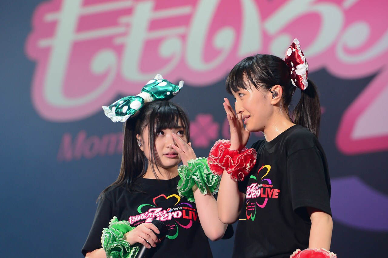 左から有安杏果、百田夏菜子。 - ももクロ、ペプシ“健康”ライブで