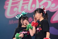 左から有安杏果、百田夏菜子。