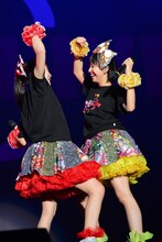 左から百田夏菜子、玉井詩織。