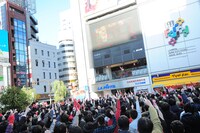 上坂すみれ「革命的ブロードウェイ主義者同盟 新春★公開プロパガンダ in 新橋SL広場」の様子。