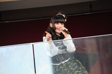 上坂すみれ「革命的ブロードウェイ主義者同盟 新春★公開プロパガンダ in 新橋SL広場」の様子。