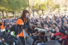 BiS「BiSの野外極寒ライブ～ライブは寒風摩擦～」の様子。