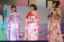 左から永尾まりや、渡辺麻友、島崎遥香。