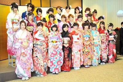 AKB48グループ新成人26名。