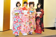 左から渡辺美優紀、渡辺麻友、島崎遥香、山本彩。