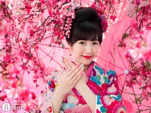 「Hot Pepper Beauty」キャンペーンのために撮影された渡辺麻友の記念写真。