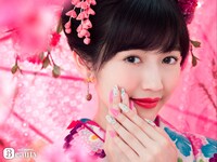 「Hot Pepper Beauty」キャンペーンのために撮影された渡辺麻友の記念写真。