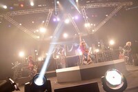 カメレオ「カメレオ2周年記念2Daysライヴ『めちゃ×2みなさんのおかげでした！』」の様子（撮影：江隈麗志）。